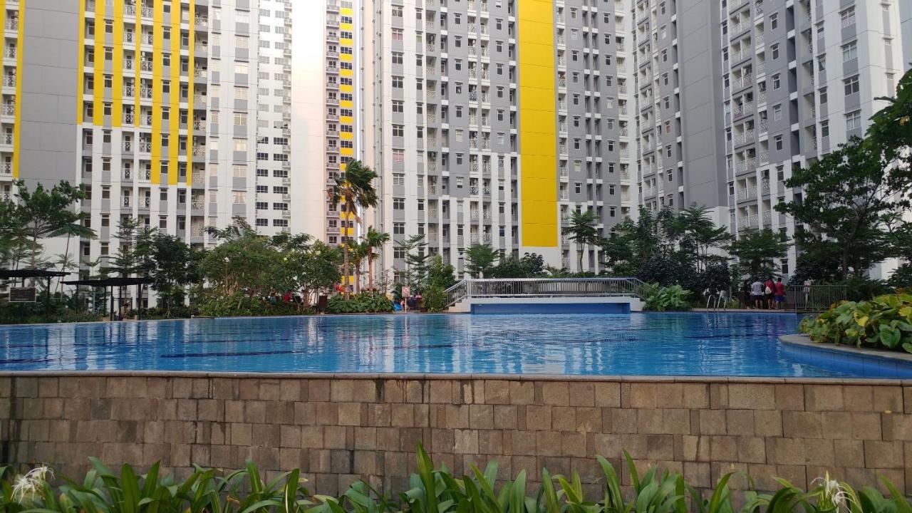 Relaxing 2br At The Springlake Summarecon By Travelio * Bekasi